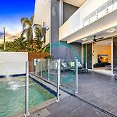 Luxurious Cozy Retreat Pool Office Parking