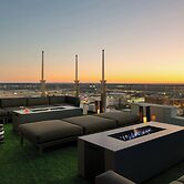 Moxy Columbia Downtown