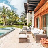 Amazing Villa w Pool Maid BBQ at Green Village A