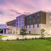 Holiday Inn Express & Suites Macclenny by IHG