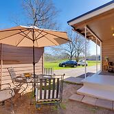 Rusk Retreat w/ Fire Pit, Grill & Countryside View