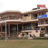 Fabhotel Cm Palace I