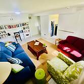 Cheerful 3 Bedroom Home Walk to UVA Stadium