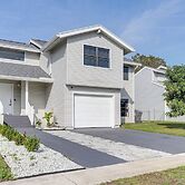 West Palm Beach Lake House: Near Beaches!