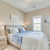 Coastal Beaufort Abode - Pool Access, Near Beaches