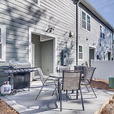 Coastal Beaufort Abode - Pool Access, Near Beaches