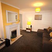 3 Bed House - Sleeps 6 - Fully Refurbished