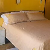 Self Catering Chalets - Manyeleti