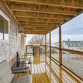 Cozy Maine Getaway: Covered Deck, Walk to Beach!