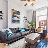 Comfortable Condo In The Heart Of Bronzeville 4 Bedroom Condo by RedAw