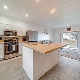 4 Mi to Lake: Golf-view Erie Condo w/ Porch