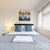 Lovely 3 Bedroom House in Dagenham With Parking