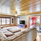 Riverside Texas Retreat w/ Wraparound Porch!