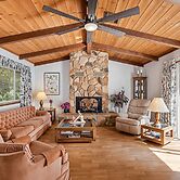 Tranquil Retreat - Home With Spacious Deck & Grill 4 Bedroom Home