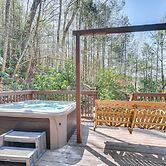 Serene Townsend Cabin Rental w/ Hot Tub & Grill!