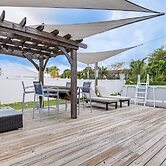 Pet-friendly Fort Pierce Home w/ Pool & Kayaks!