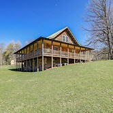 Tranquil Mountain Getaway in Troutdale: Game Room!