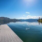 Beautiful Cozy Cabin on Lake Okanagan
