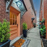 Chic Elizabethtown Apartment: Walk to Downtown!