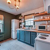 Chic Elizabethtown Apartment: Walk to Downtown!