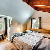 Quiet + Peaceful Home in Allenspark w/ Deck!