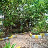 Lavic Country Resort Adjumani