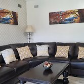 2br/cottage/swimming Pool/near Airport