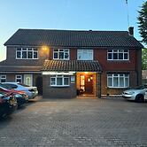 High Trees Gatwick Guest House