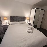 Captivating 2-bed Apartment in West Bromwich