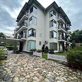 Ataraxia Crestmont Resorts & Spa