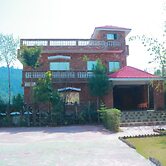 Al Qamar Guest House