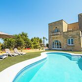 Nirvana Gozitan Villa & Pool