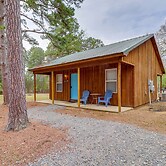 0.5 Mi to Greers Ferry Lake: Heber Springs Cabin