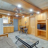 0.5 Mi to Lake: Patio at Heber Springs Cabin!