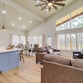 Waterfront Retreat on Greers Ferry Lake w/ Hot Tub