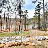 Waterfront Seneca Cabin ~ 4 Mi to Boat Launch!