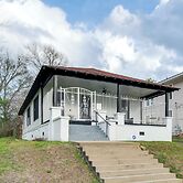 Stylish Home ~ 2 Mi to Jackson State & Belhaven!
