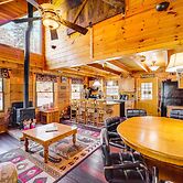 Cozy Family Cabin w/ Hot Tub - 10 Mi to App State!