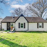 Columbia Cottage w/ Patio: 1 Mi to Downtown!
