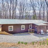 Bright Family Cabin in Lost City w/ Expansive Deck