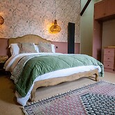 The Sheep and Penguin