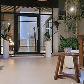 La Belle San Isidro Lofts