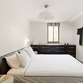 Luxury Duplex with Rooftop by FeelHome