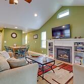 Angola Getaway: Walk to Lake Erie Beach Park!