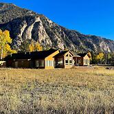 Close to Hot Springs: Chalk Creek Meadows Home!