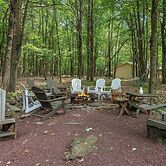 Ridge Retreat by Avantstay Game Room, Covered Porch, & Fire Pit!