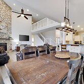 The Nest at Pinecrest by Avantstay Spacious Deck, Game Room, Fire Pit