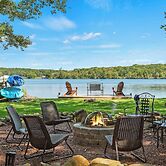 Lake Daze by Avantstay Lakefront w/ Modern Interior, Enclosed Porch & 