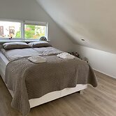 Great 8 Person House, Reykjavik, Free use of Car!