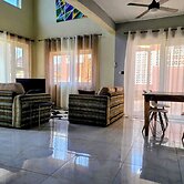 House Sleeps6-bbq-balcony-scenicmountainview